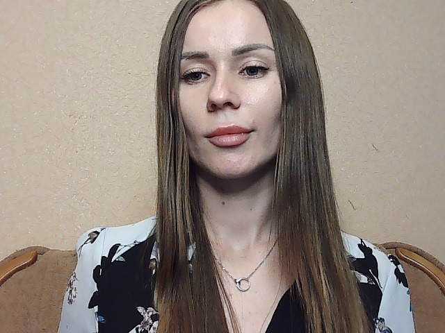 Capturi de ecran de difuzare LoveLoveKira