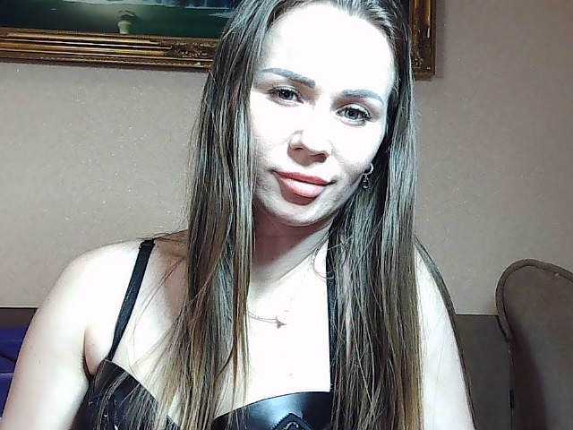 Capturi de ecran de difuzare LoveLoveKira