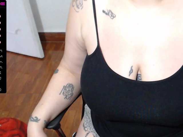 Fotografii Mary-wet ♥ hi guys welcome.. we play ♥flash pussy 70 tks♥ flash open ass 90tks ♥ ask me for more ♥ #bigtits #milf #latina #colombia #squirt