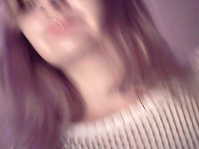 Capturi de ecran de difuzare MarysQLove