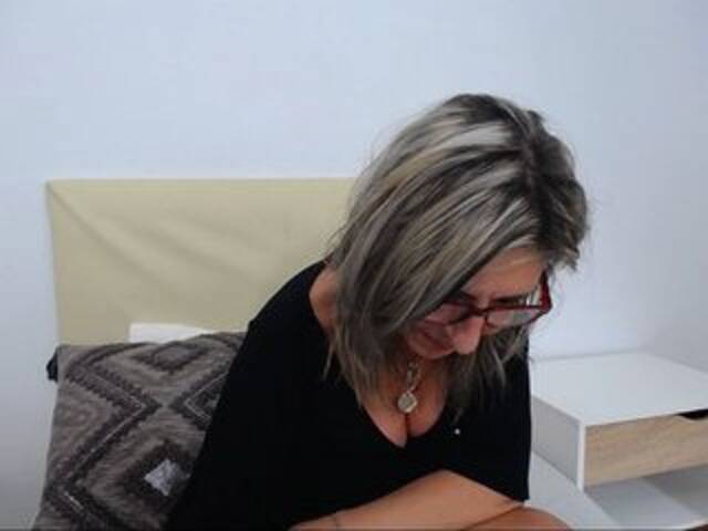 Capturi de ecran de difuzare MatureMerryxx