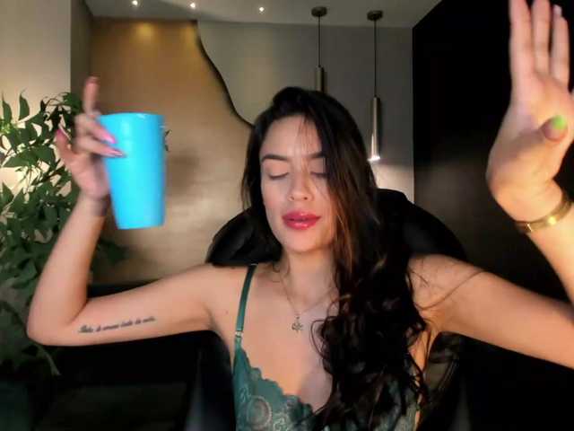 Capturi de ecran de difuzare MayaRivera