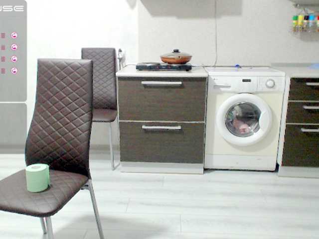 Capturi de ecran de difuzare MeDjessi