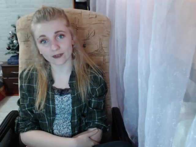 Capturi de ecran de difuzare DanaLuckyGirl