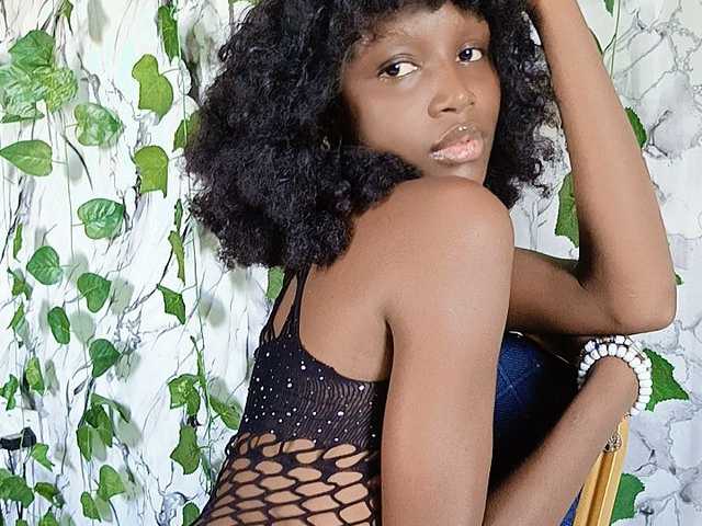 Fotografie a profilului Melaninqueen