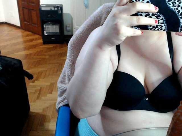 Fotografii Kimberly_BBW IS MY HAPPY BRITDAY MAKE ME VIBRATE WITH TOKENS I WANT TO RUN