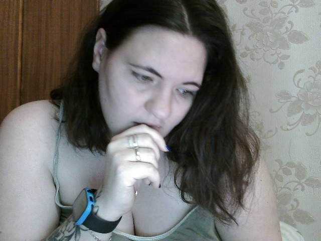 Capturi de ecran de difuzare MeloryAngeles