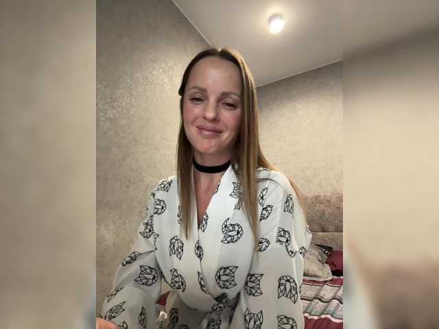 Capturi de ecran de difuzare Alishaaa_