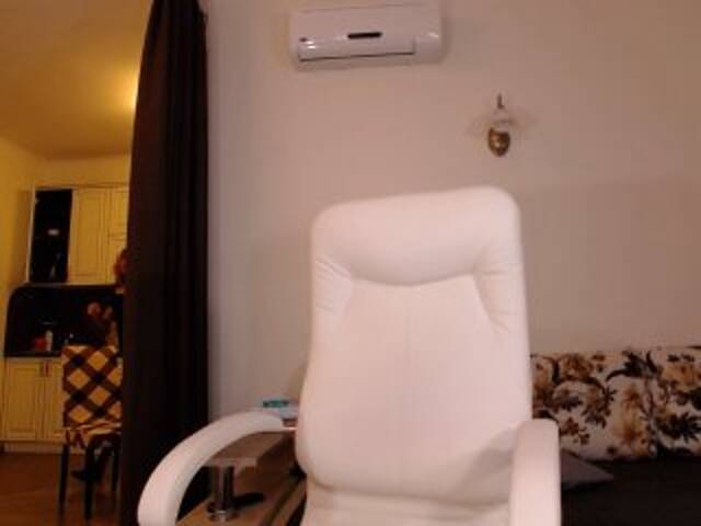 Capturi de ecran de difuzare MeriLovely