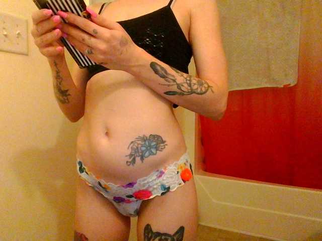 Capturi de ecran de difuzare AmericnBarbie