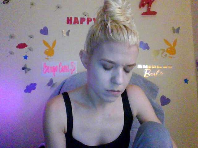 Capturi de ecran de difuzare AmericnBarbie