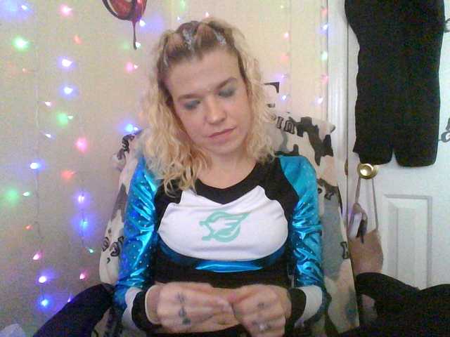 Capturi de ecran de difuzare AmericnBarbie