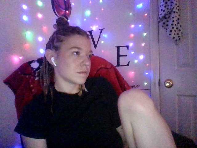 Capturi de ecran de difuzare AmericnBarbie