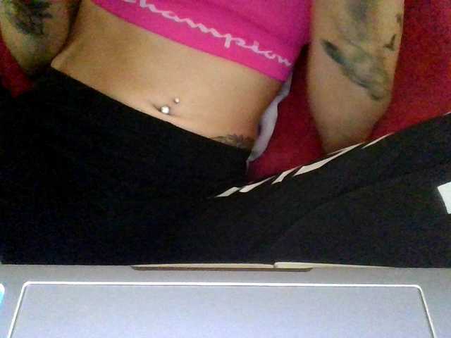 Capturi de ecran de difuzare AmericnBarbie