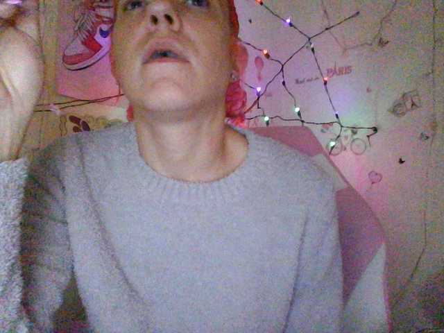 Capturi de ecran de difuzare AmericnBarbie