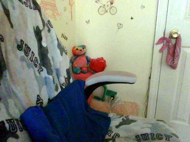 Capturi de ecran de difuzare AmericnBarbie