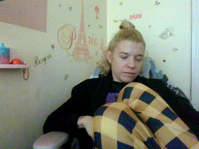 Capturi de ecran de difuzare AmericnBarbie