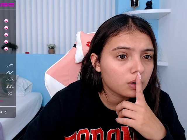 Fotografii Mia-018 The baby girl of you dreams Goal:Twerk + spank ass with paddle✋ 1000 531