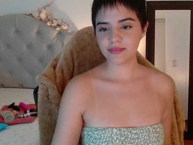 Fotografii mia-collins Hello guys, happy day to all, I love being a hairy model and I love having a good bush in my pussy, all requests are made using my tip menu
