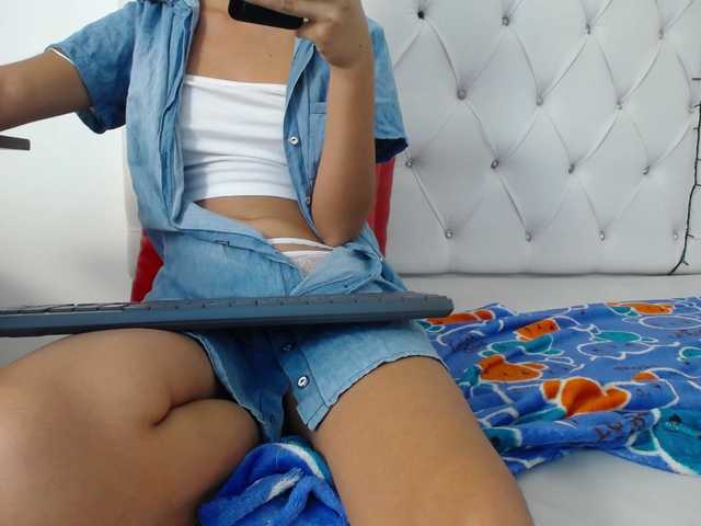 Fotografii Mia-Girl18 lets play, you send tips and ask what you want me to do, lets have fun