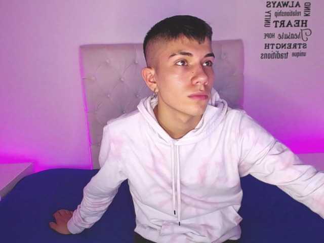 Capturi de ecran de difuzare mia-naughty63