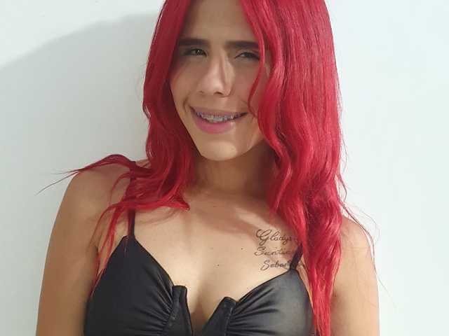 Fotografie a profilului mia-rose-1