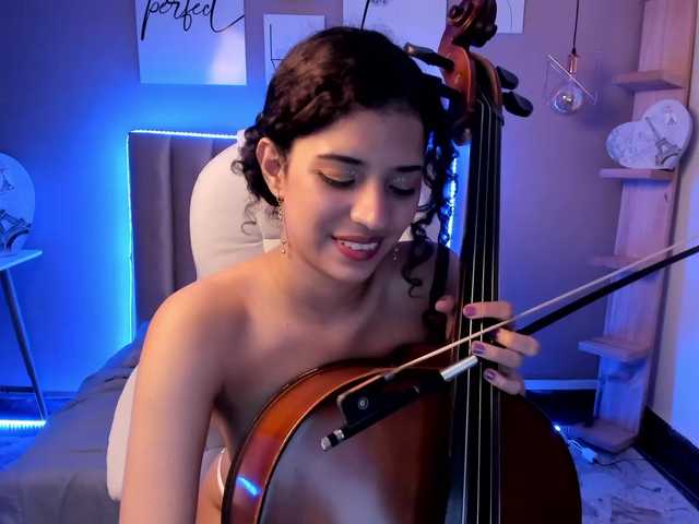 Fotografii MiaCollinns FANBOOST = FINGERING ♥Hi guys I play my cello today, Try to take my concentration with your vibration Remember follow me on my social media.