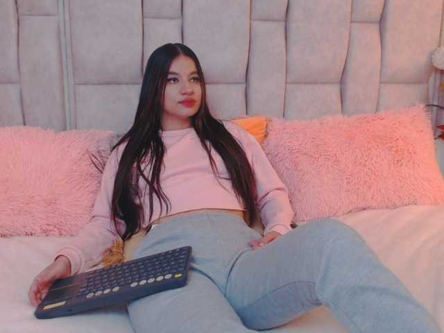 Fotografii MiaDunof1 hi guys i want you to vibrate me .im addicted to feeling , pink toy ready mmm lets fuck me