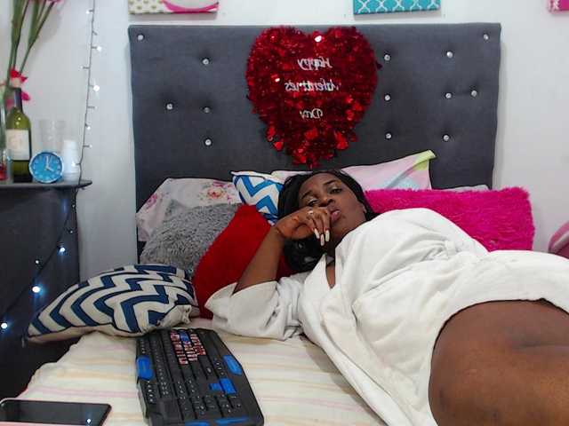 Fotografii miagracee Welcome to my room everybody! i am a #beautiful #ebony #girl. #ready to make u #cum as much as you can on #pvt. #sexy #mature #colombian #latina #bigass #bigboobs #anal. My #lovense is #on! #CAM2CAM #CUMSHOW GOAL