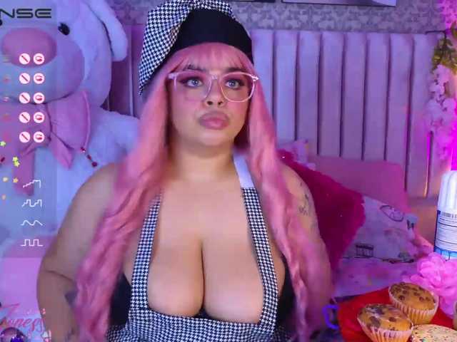 Fotografii Miah-Joness1 ♥Super Sweet Cake lick and Smash ♥ honey let's lick your cake for every 50 tkns ♥ Smash Sweet Cake for 250 tkns ♥ @total @sofar @remain