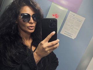 Chat video erotic Elvira_Mur