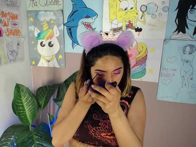 Capturi de ecran de difuzare MiaQueen