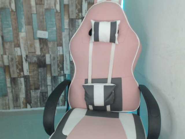 Capturi de ecran de difuzare MiaRizos