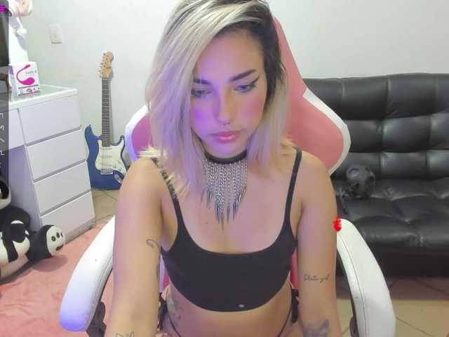Fotografii MichelleLarso Hi! Welcome to Michellelarsson_'s room. Can you help me relax? :р ♥ Butt plug and vibro sh➊w! ♥ Lush on! ♥ Multi-Goal : #cum #smalltits #squirt #lovense #anal #cum