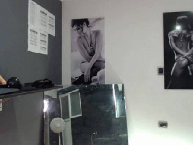 Capturi de ecran de difuzare michellfox69