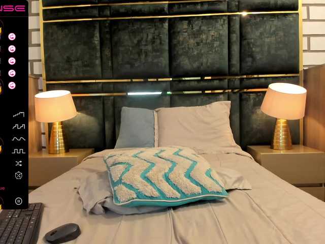 Capturi de ecran de difuzare MiiaJones