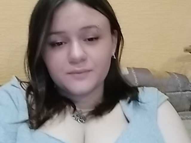 Capturi de ecran de difuzare Miko-Kotik