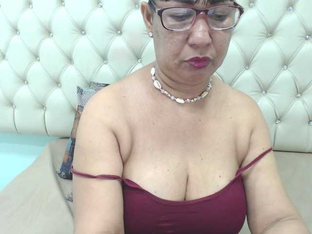 Capturi de ecran de difuzare MilfPleasure1