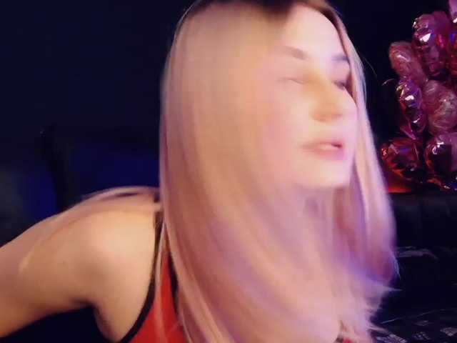 Capturi de ecran de difuzare MillaDoll