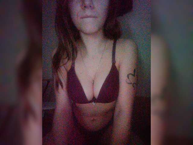 Capturi de ecran de difuzare MillanaJee