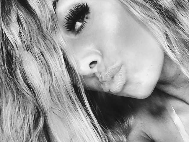 Fotografie a profilului Mina-Babe
