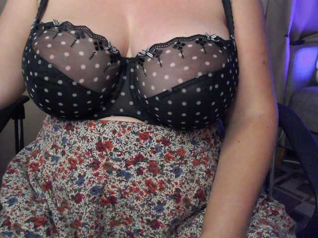 Capturi de ecran de difuzare Alyssia