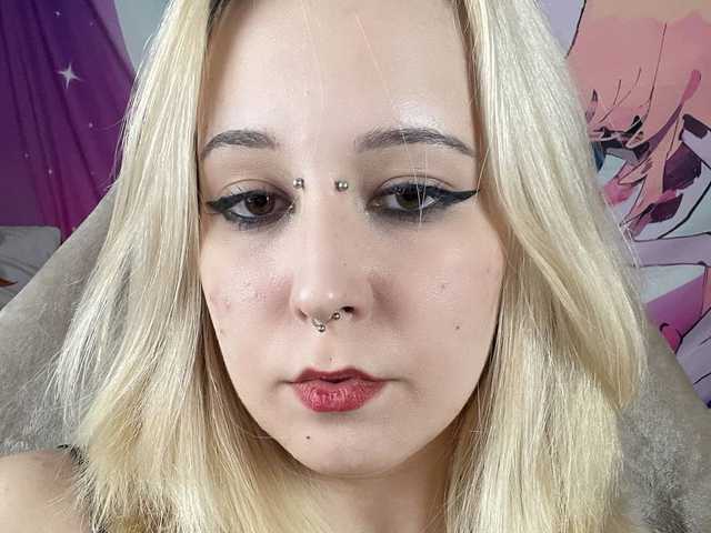 Fotografie a profilului Minniequeen