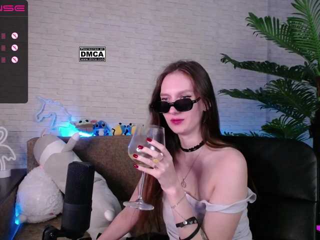 Capturi de ecran de difuzare RumGirl
