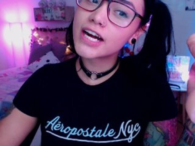 Capturi de ecran de difuzare Miss-Bonnie