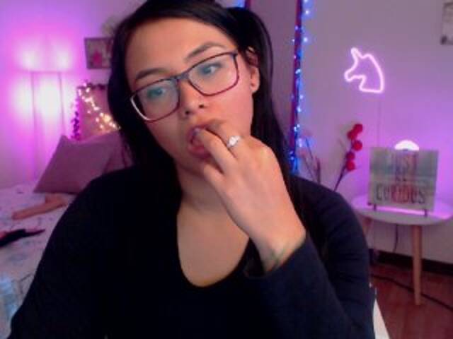 Capturi de ecran de difuzare Miss-Bonnie