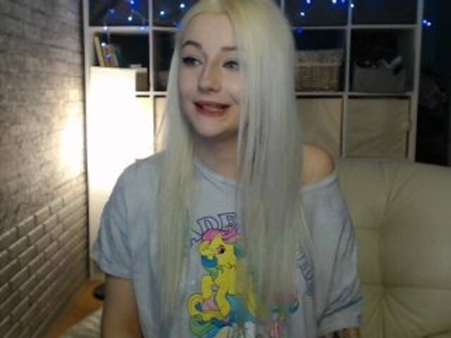 Capturi de ecran de difuzare MissJess