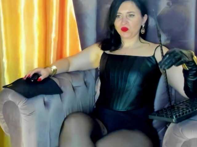 Capturi de ecran de difuzare LadyLeather