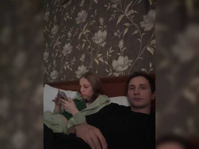 Capturi de ecran de difuzare Molly-and-Tommy