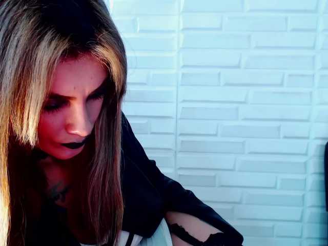 Fotografii MollyReedX Naughty Tiffany wants a good fuck, can someone put something hard inside me really hard? @goal♥lovense on♥pvt open 626